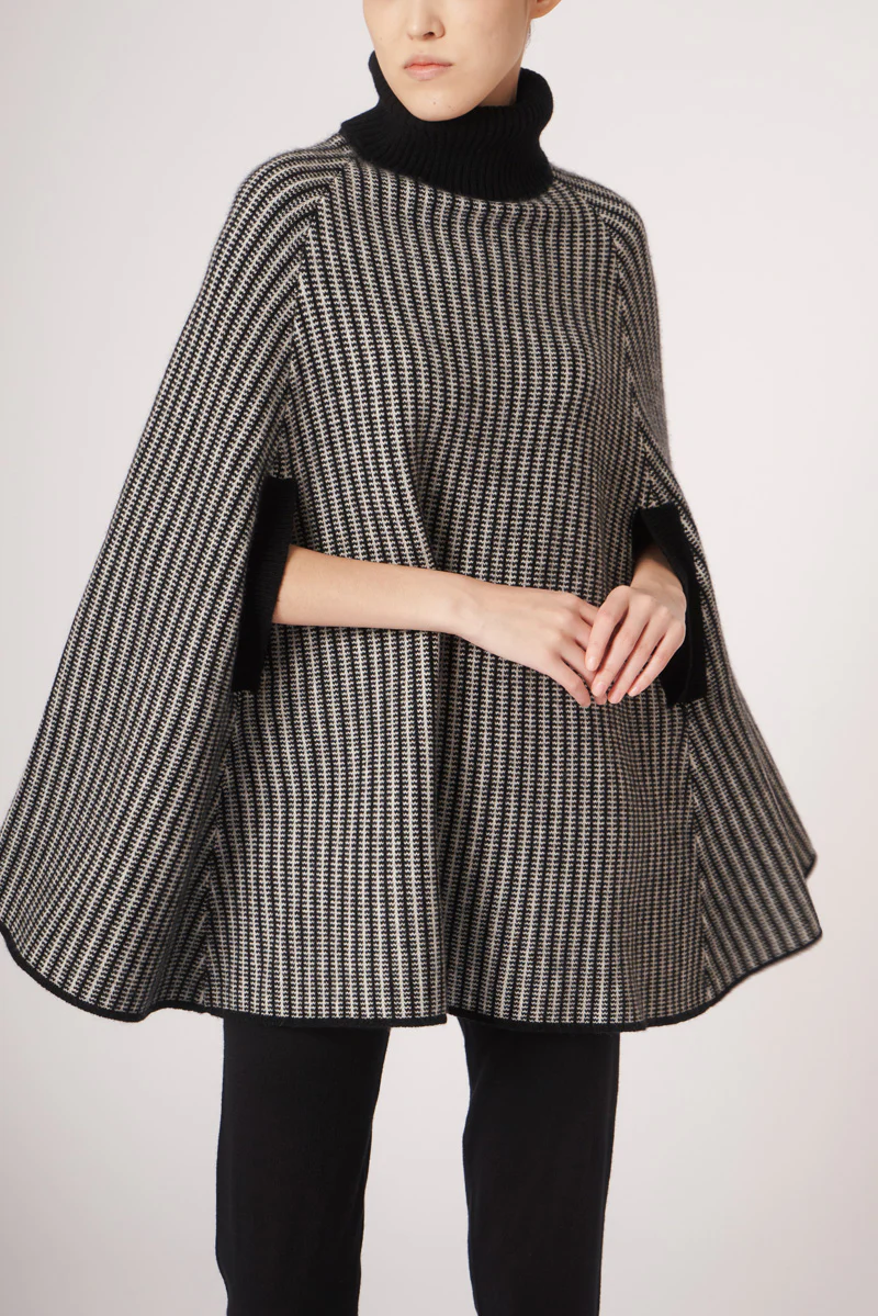 CAIUS Poncho - Image 3
