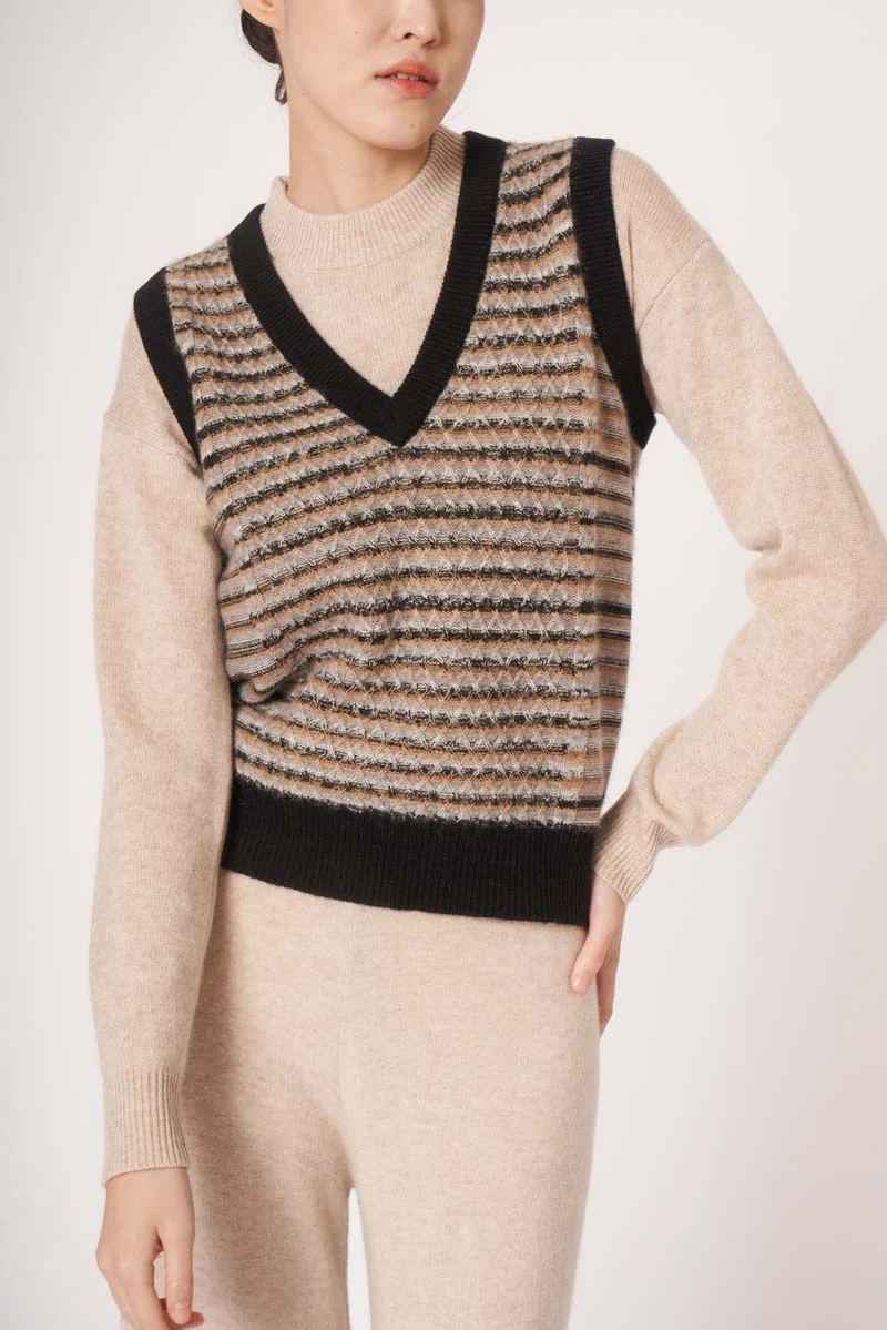 PHOEBE Vest - Image 3